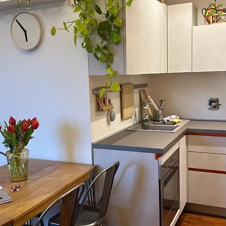 アパート Floorplan B - 208